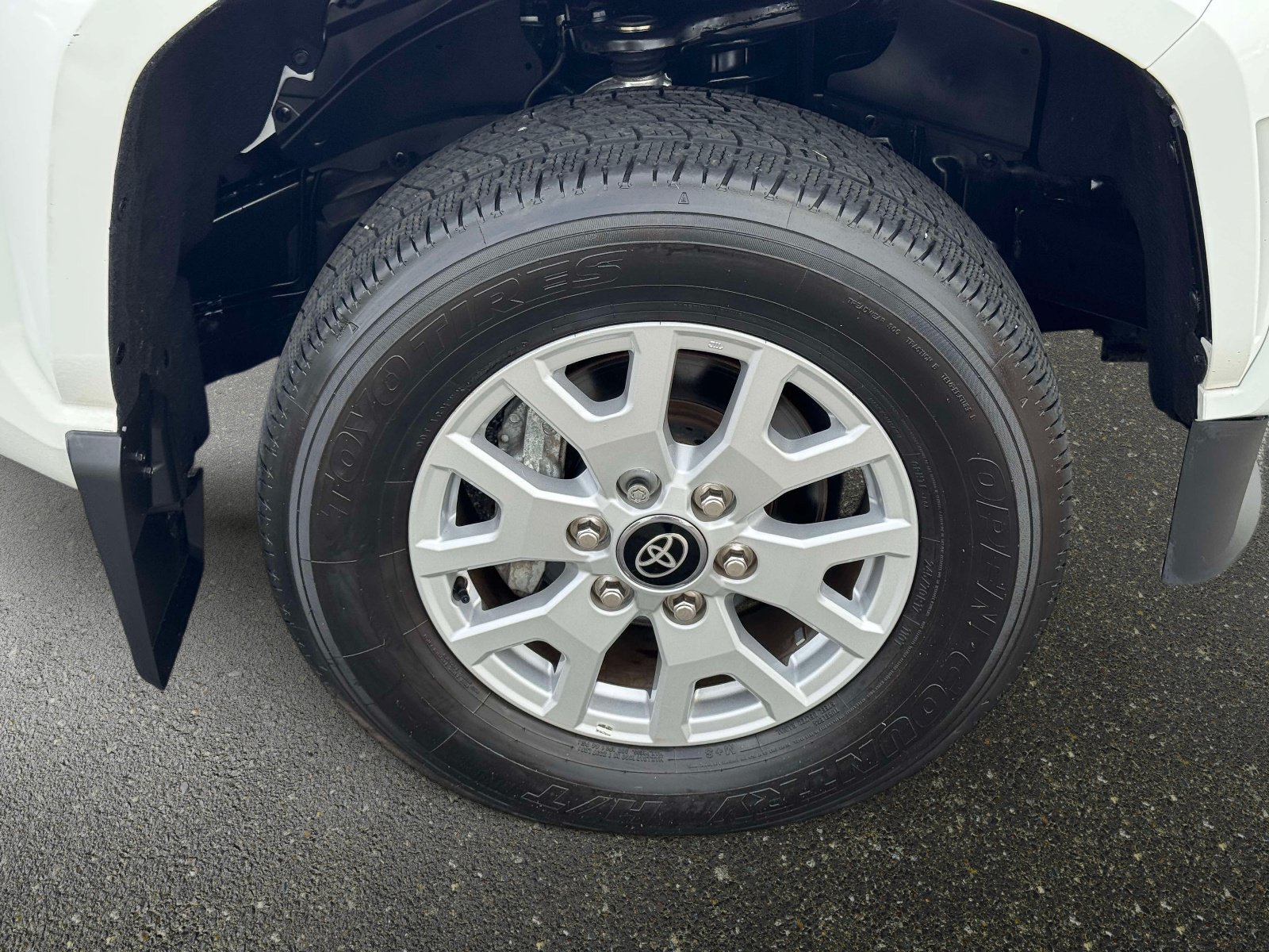 Used 2025 Toyota Tacoma SR5 AWD/4WD image 7