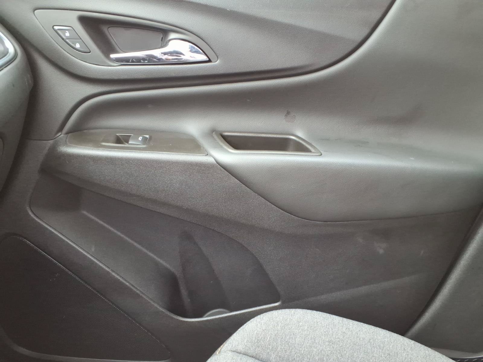 Used 2024 Chevrolet Equinox LT w/ LPO, Floor Liner Package FWD image 15