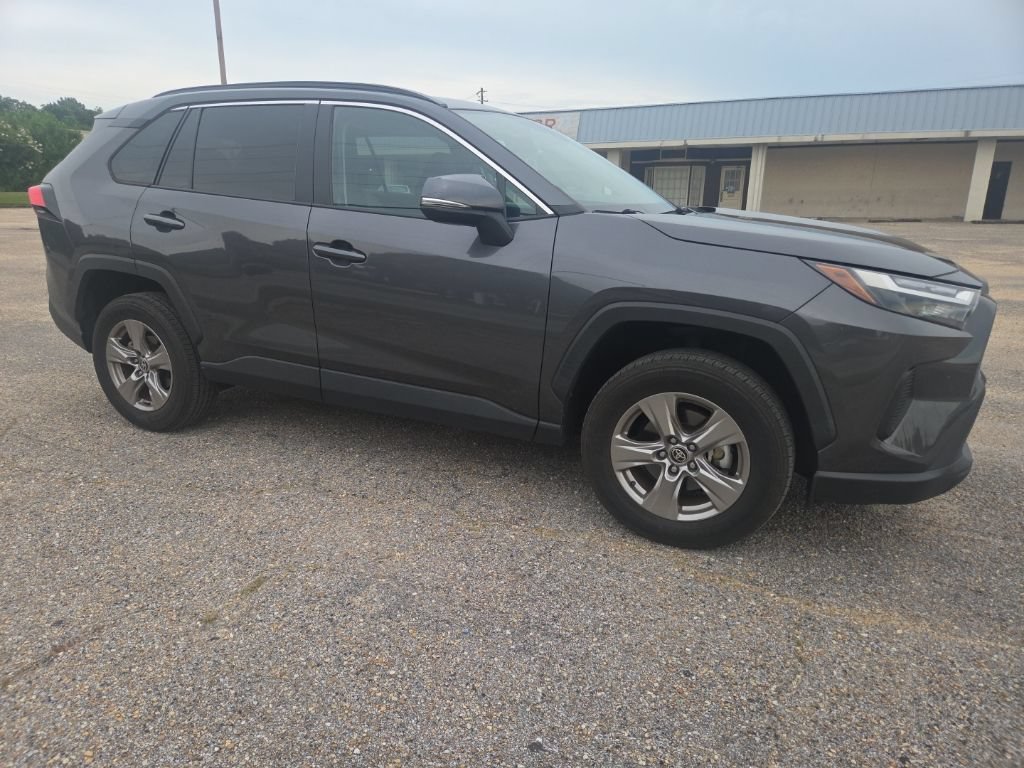 Used 2023 Toyota RAV4 XLE w/ Convenience Package FWD image 13