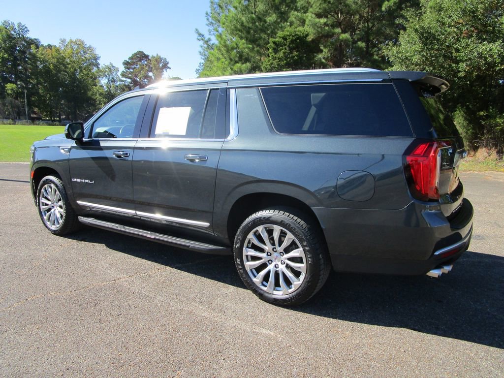 Used 2022 GMC Yukon XL Denali image 3