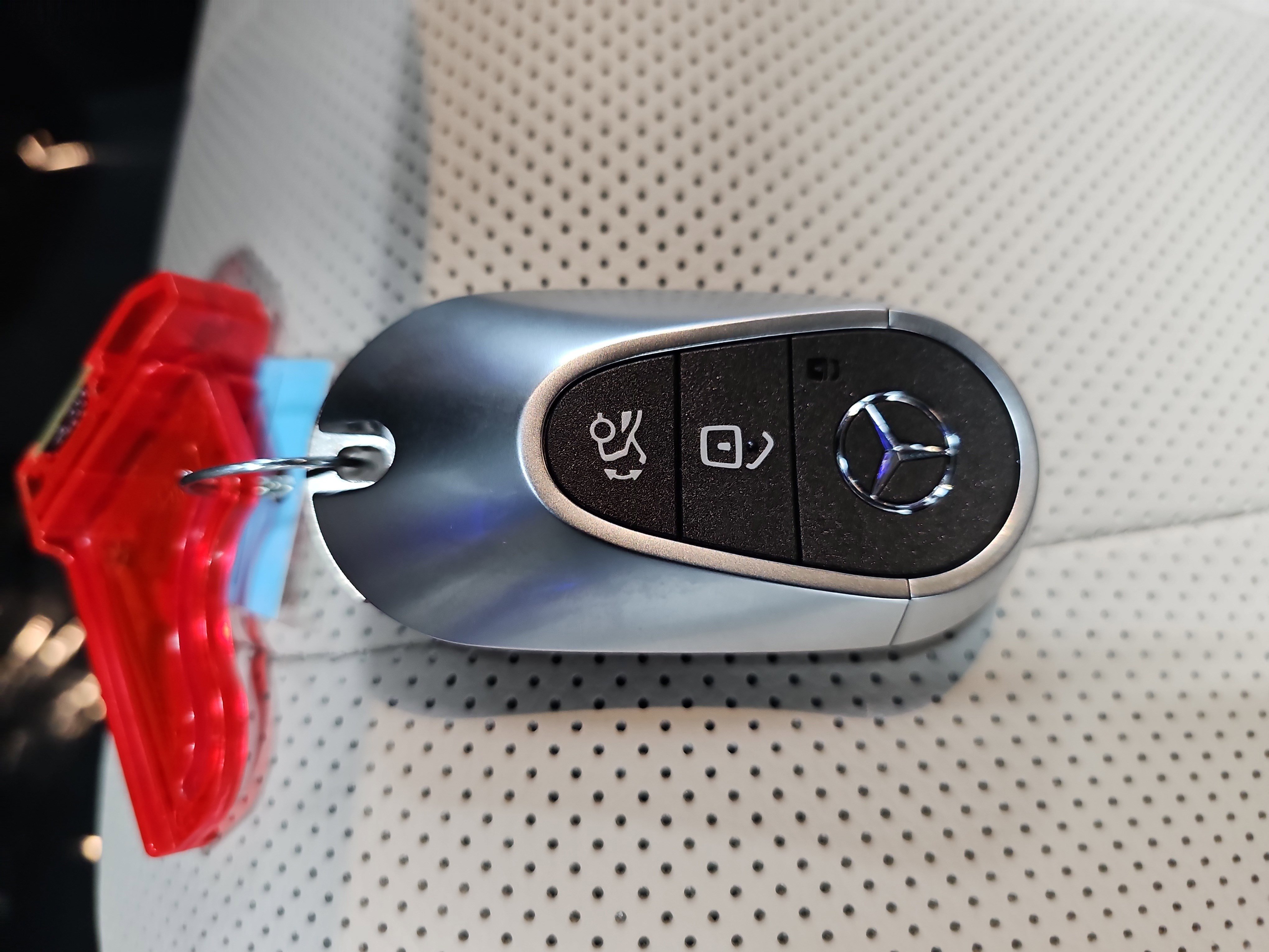 New 2026 Mercedes-Benz CLE 450 4MATIC Cabriolet image 37