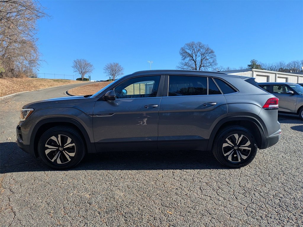 Used 2024 Volkswagen Atlas Cross Sport SE image 7
