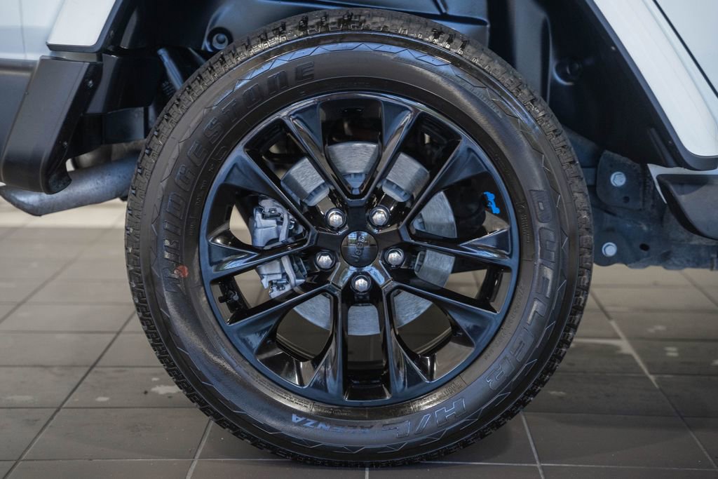 Used 2023 Jeep Wrangler Unlimited Sahara w/ Cold Weather Group AWD/4WD image 19