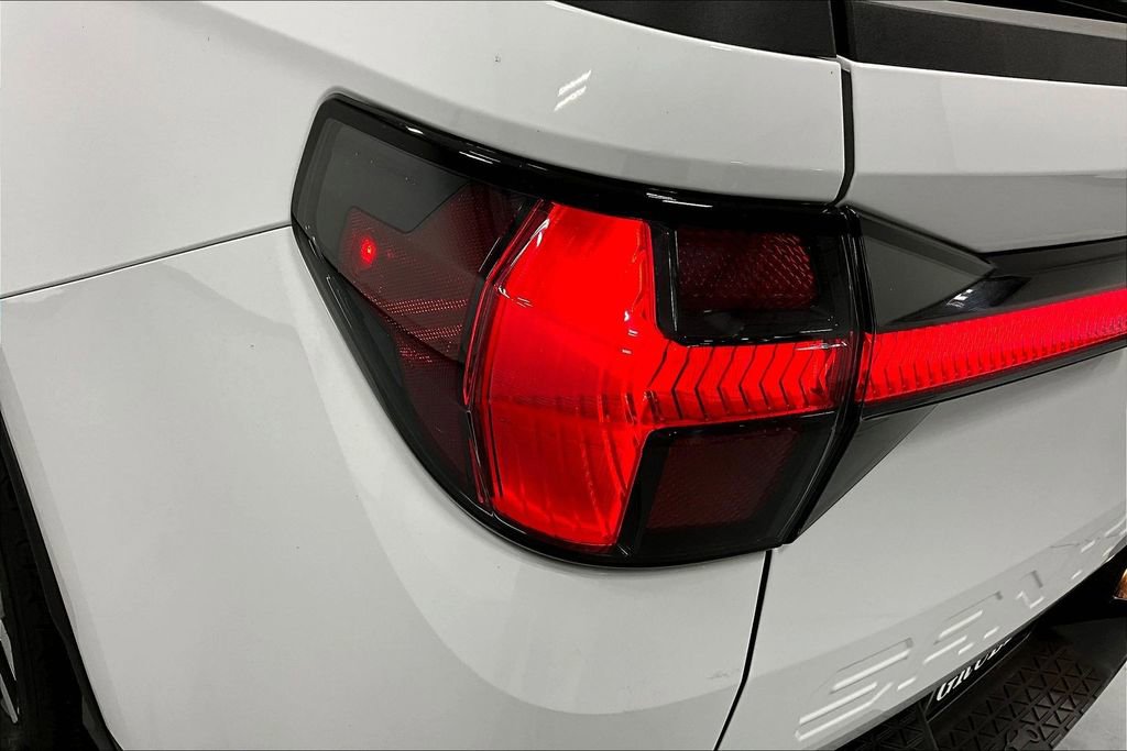 Used 2025 Hyundai Santa Cruz SE image 38