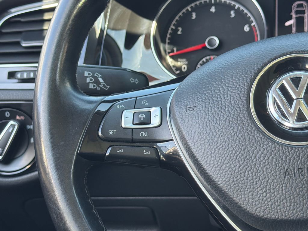 Used 2018 Volkswagen Golf SEL FWD image 26