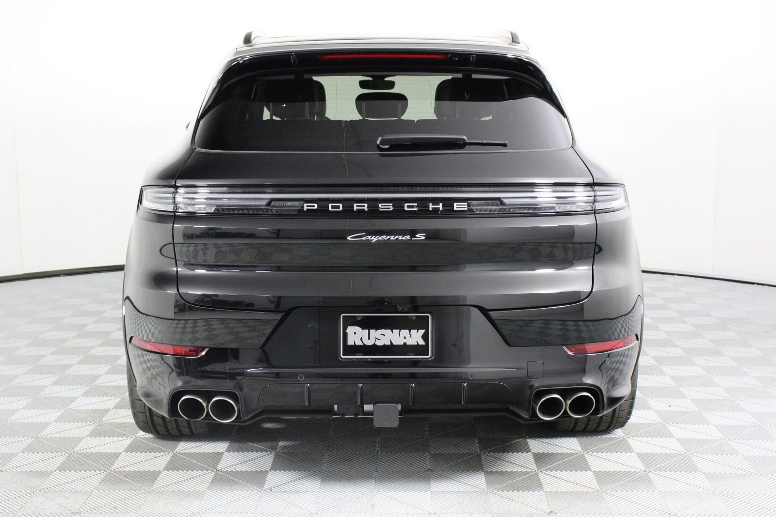 Certified 2025 Porsche Cayenne S image 6