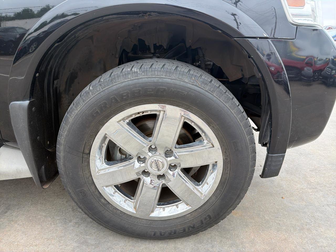 Used 2011 Nissan Armada Platinum w/ 2nd Row Captain Seat Pkg AWD/4WD image 28