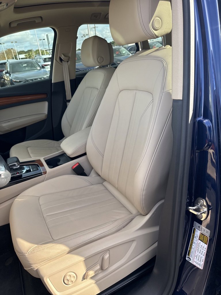 Used 2023 Audi Q5 2.0T Premium w/ Convenience Package image 8