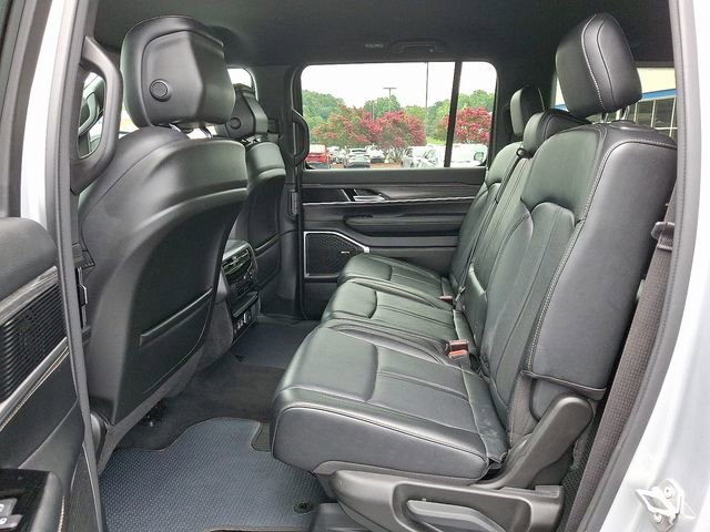 Used 2024 Jeep Wagoneer L Series II w/ Flexible Seating Group image 10