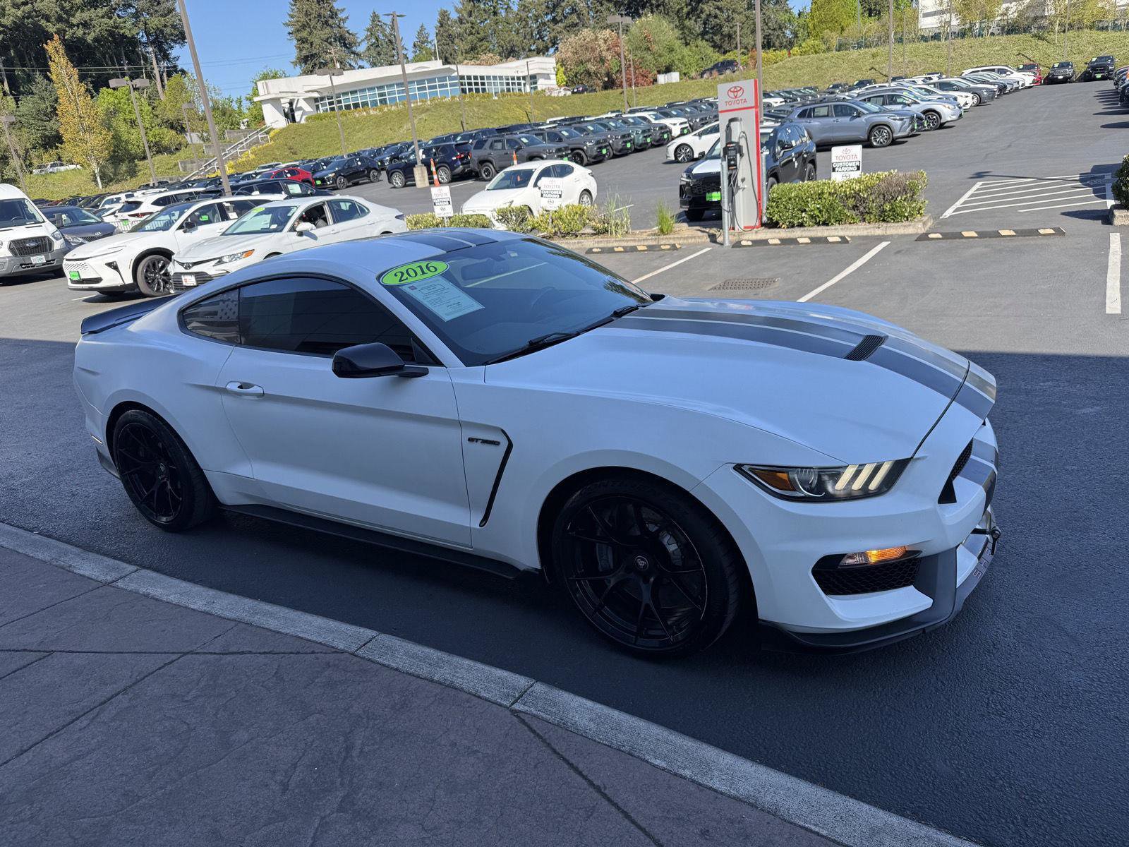 Used 2016 Ford Mustang Shelby GT350 w/ Track Package RWD image 6