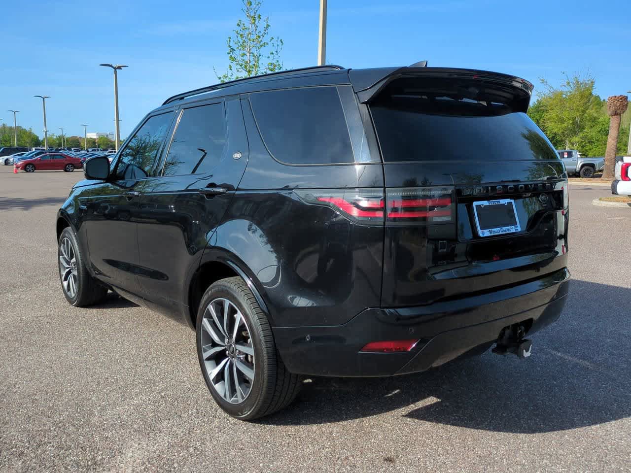 Used 2021 Land Rover Discovery S R-Dynamic image 4