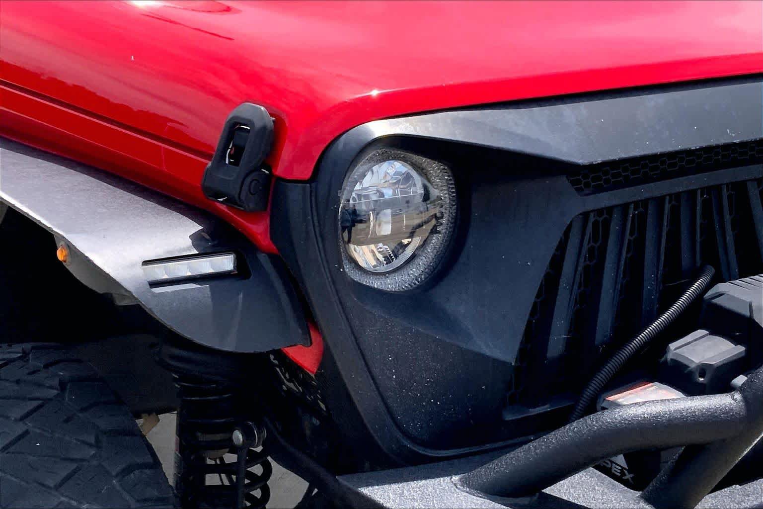Used 2018 Jeep Wrangler Unlimited Sport AWD/4WD image 25