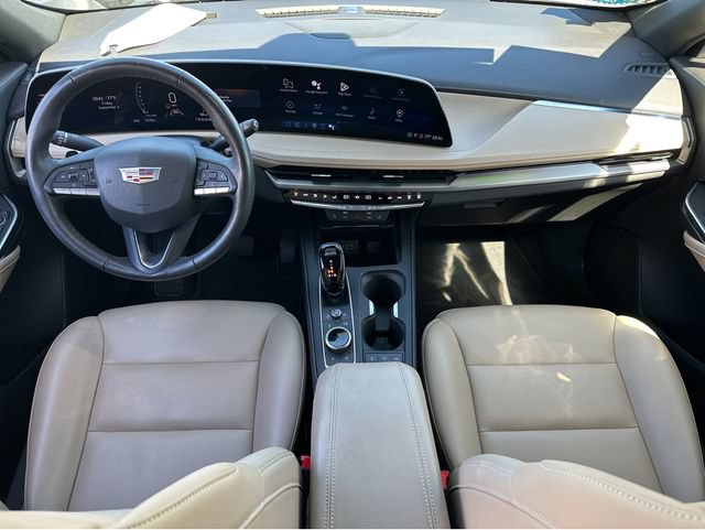 Certified 2024 Cadillac XT4 Luxury w/ Cold Weather Package FWD image 18