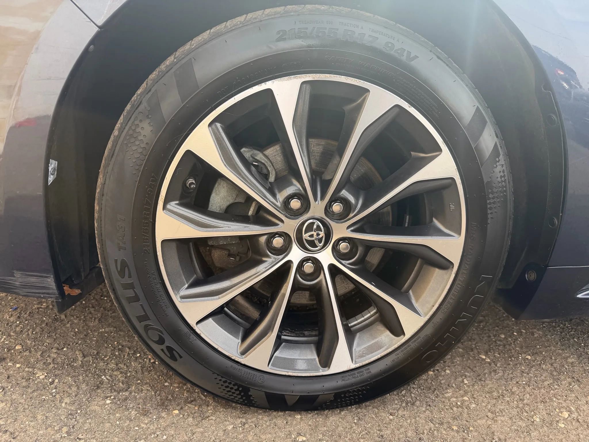 Used 2016 Toyota Avalon XLE Premium image 9