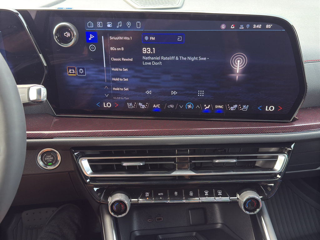 New 2027 Chevrolet Traverse RS w/ LPO, Floor Liner Package AWD/4WD image 26