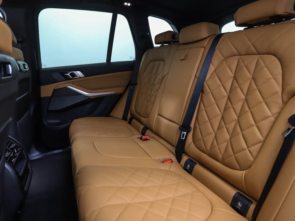 Used 2026 BMW X5 xDrive40i w/ M Sport Package image 21