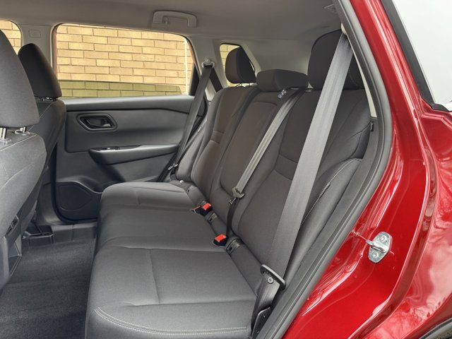 Used 2025 Nissan Rogue S AWD/4WD image 18