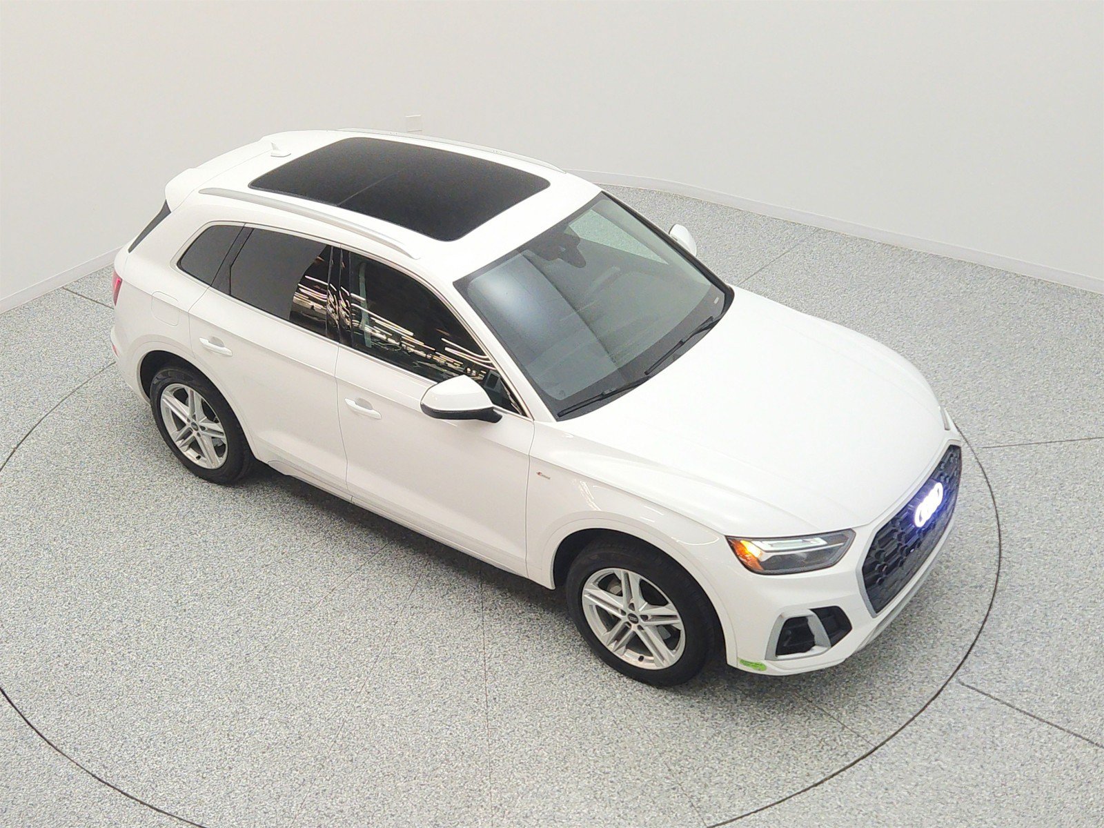 Used 2023 Audi Q5 e Premium Plus w/ Premium Plus Package AWD/4WD image 24
