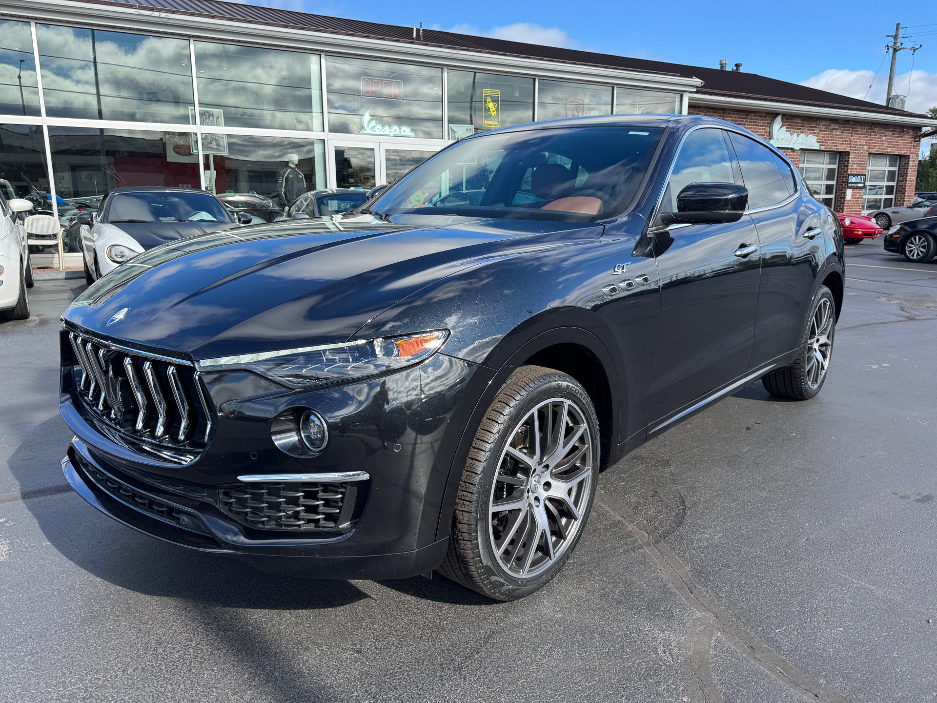 Used 2022 Maserati Levante GT AWD/4WD image 1