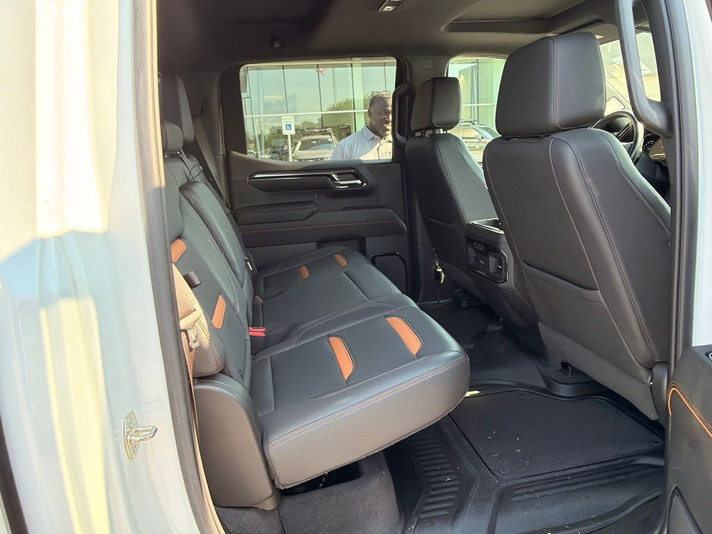 Used 2023 GMC Sierra 1500 AT4 w/ Technology Package AWD/4WD image 19
