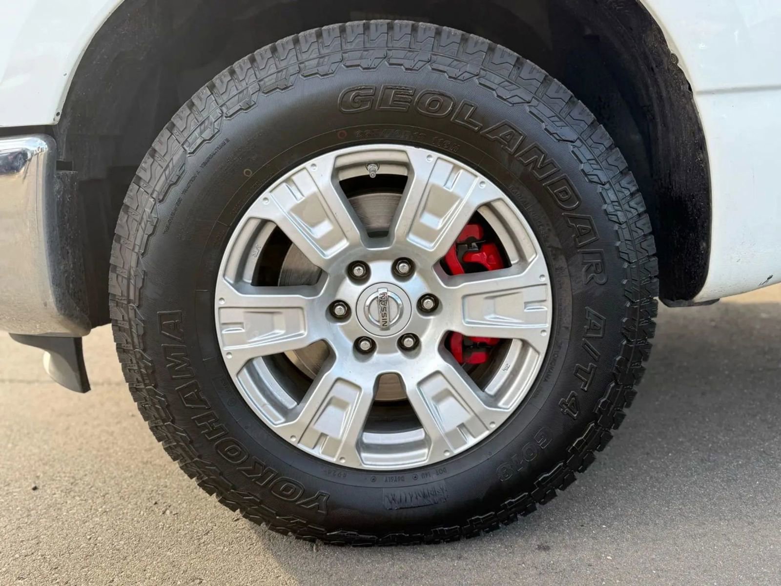 Used 2018 Nissan Titan SV AWD/4WD image 10