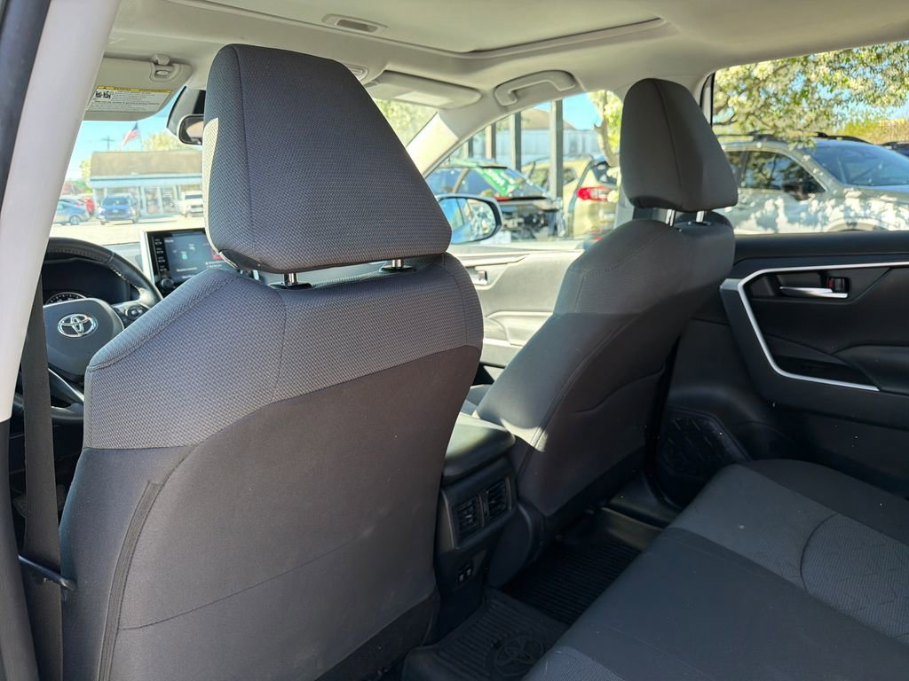 Used 2021 Toyota RAV4 XLE w/ Convenience Package AWD/4WD image 23