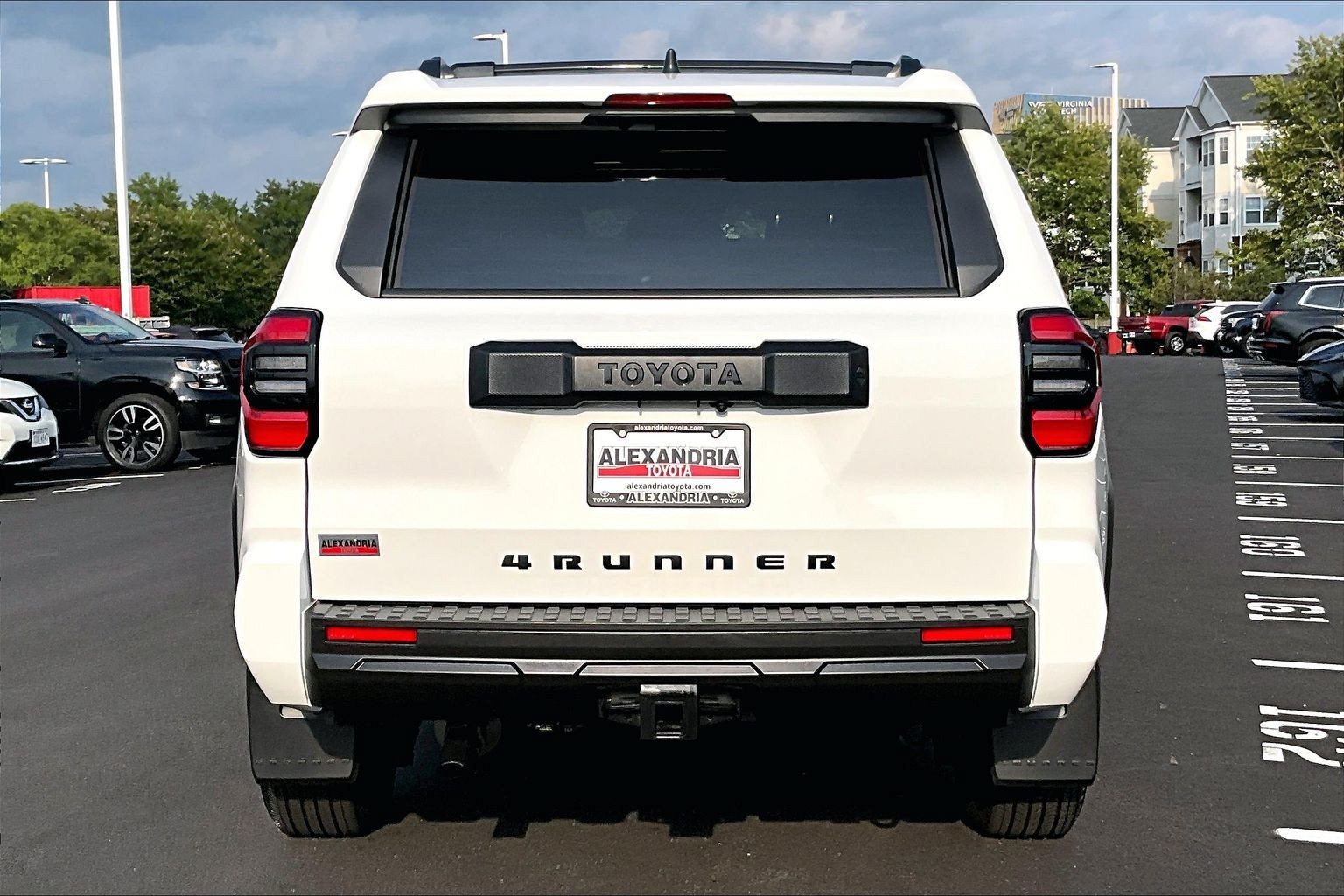 Used 2025 Toyota 4Runner SR5 AWD/4WD image 4