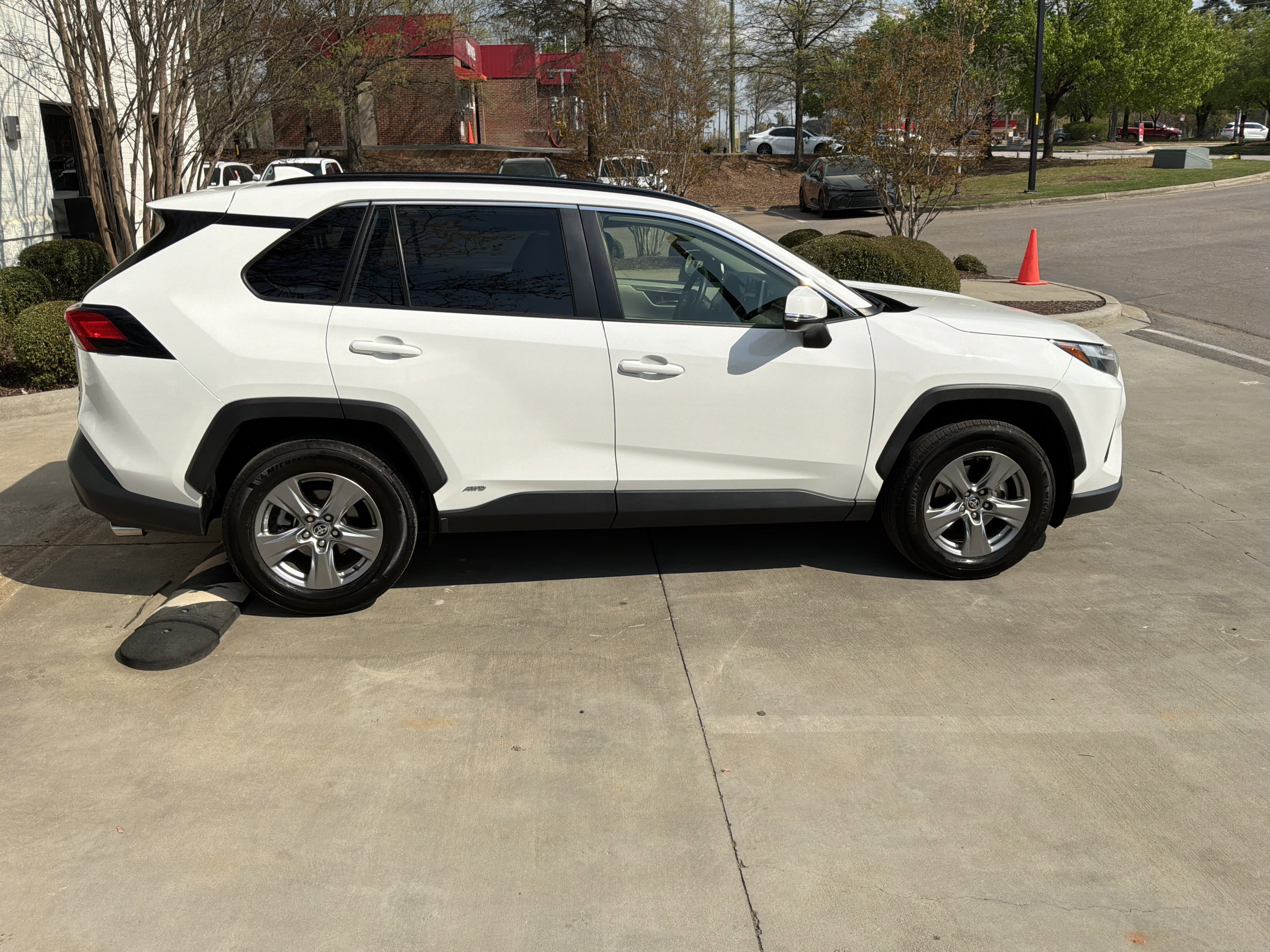 Used 2023 Toyota RAV4 XLE w/ Convenience Package image 14