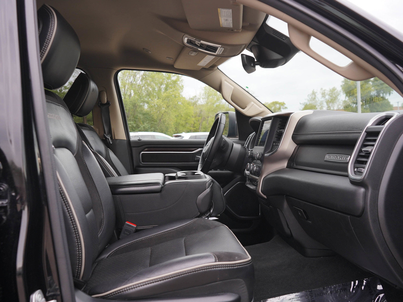 Used 2021 RAM 1500 Laramie AWD/4WD image 11