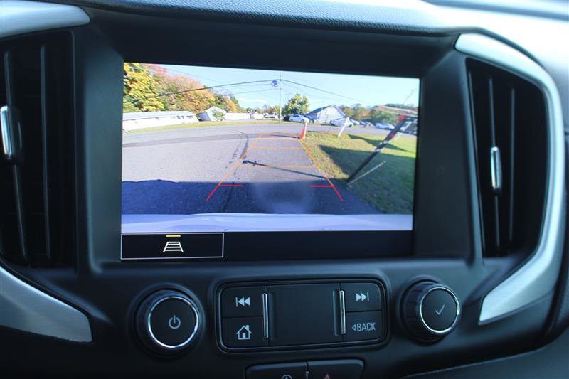 Used 2024 GMC Terrain SLT image 18