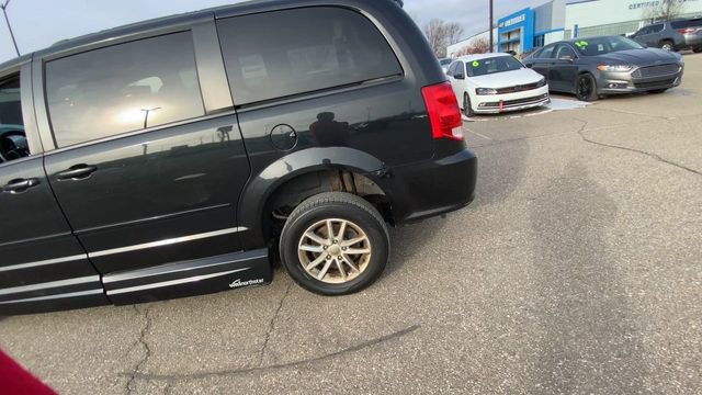 Used 2016 Dodge Grand Caravan SXT FWD image 8