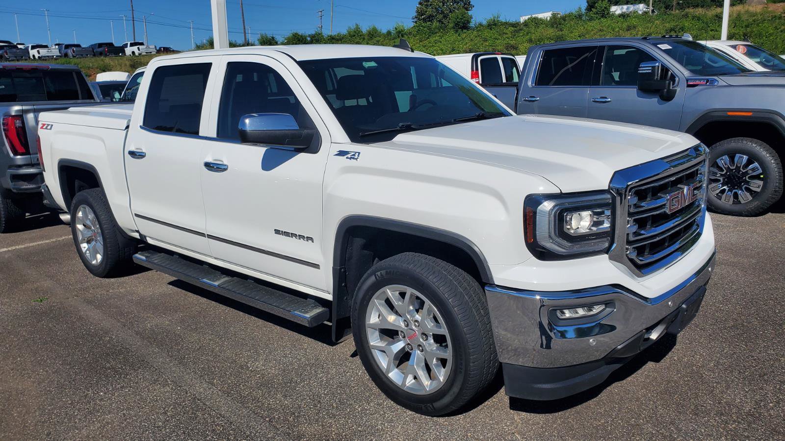 Used 2018 GMC Sierra 1500 SLT AWD/4WD image 2