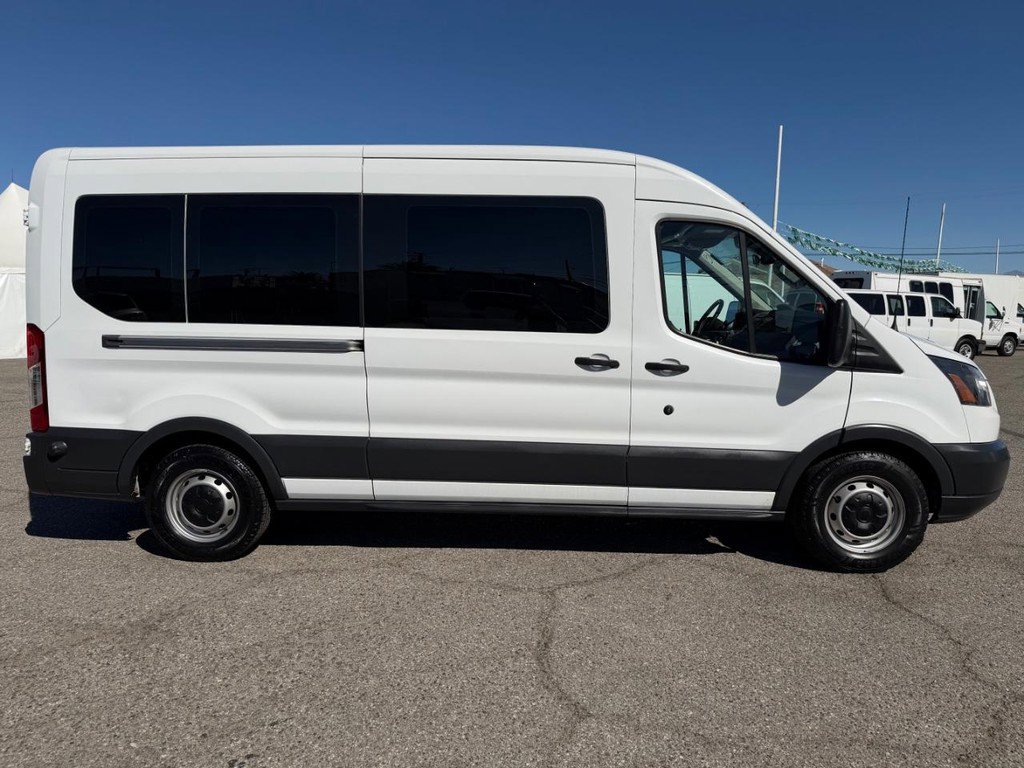 Used 2017 Ford Transit 350 XL image 4