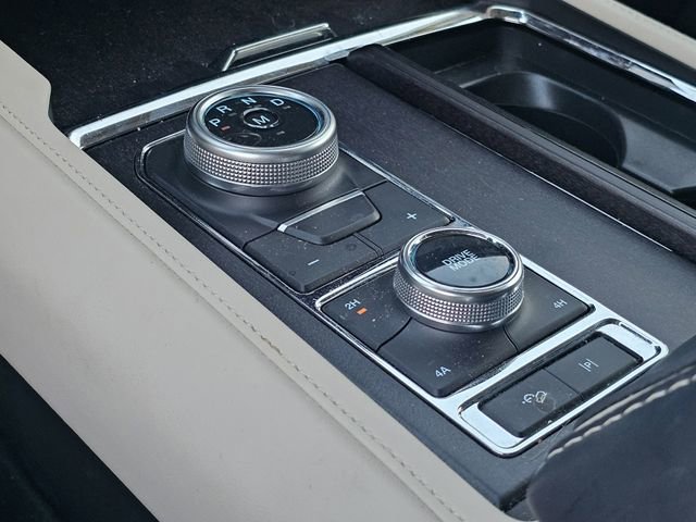 Certified 2024 Ford Expedition Platinum image 23