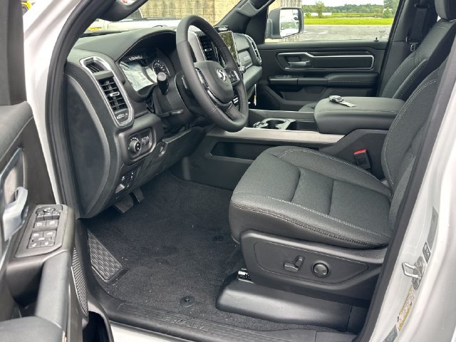 New 2027 RAM 1500 4x4 Crew Cab image 9