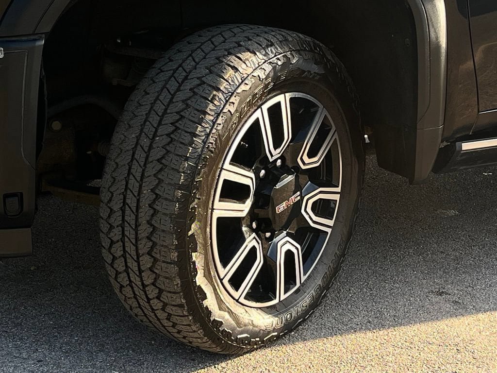Used 2024 GMC Sierra 2500 Denali Ultimate AWD/4WD image 10