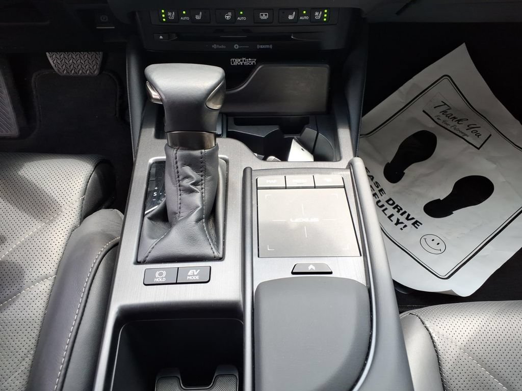 Used 2022 Lexus ES 300h w/ Accessory Package FWD image 26