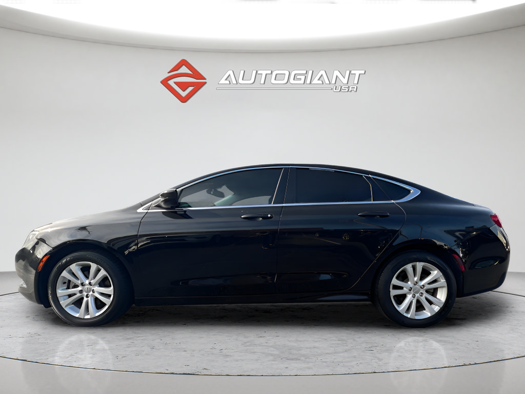 Used 2017 Chrysler 200 Limited Platinum FWD image 3
