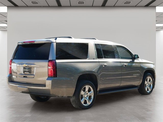 Used 2017 Chevrolet Suburban LT image 5