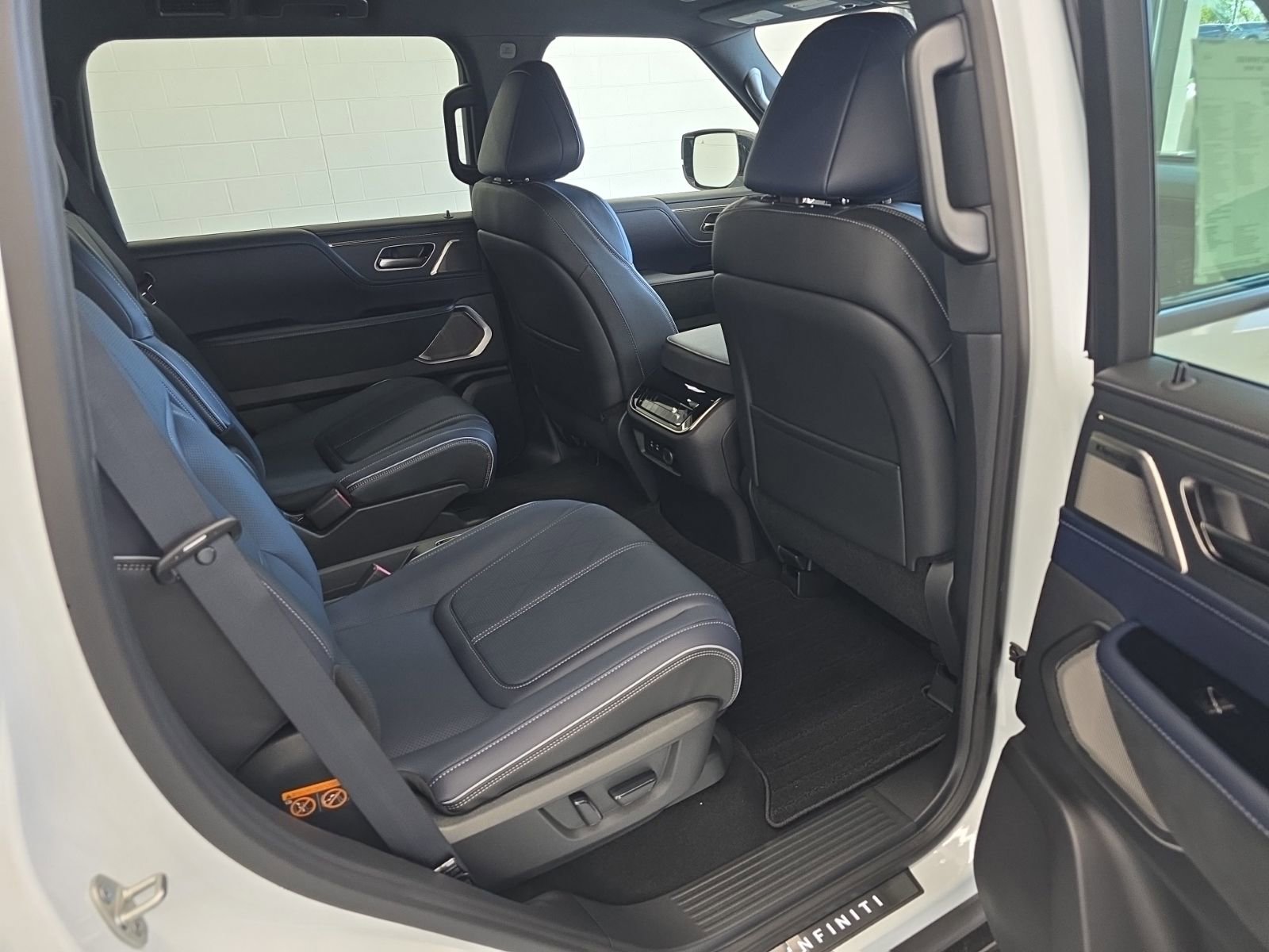 New 2026 INFINITI QX80 4WD image 12