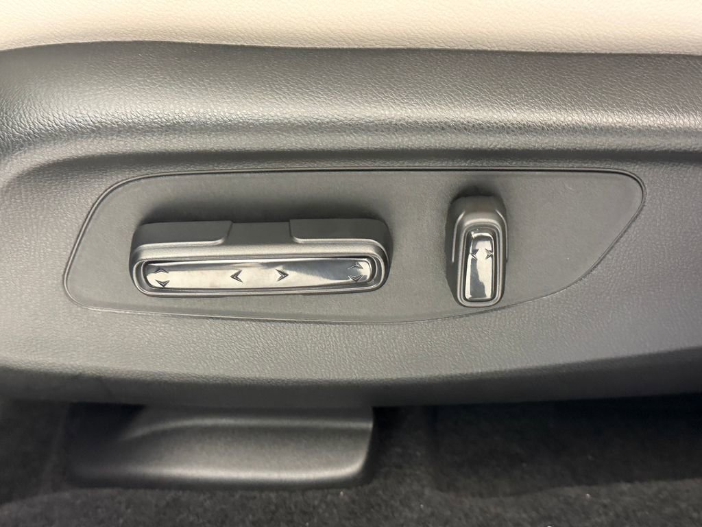 New 2026 Honda HR-V EX-L image 23