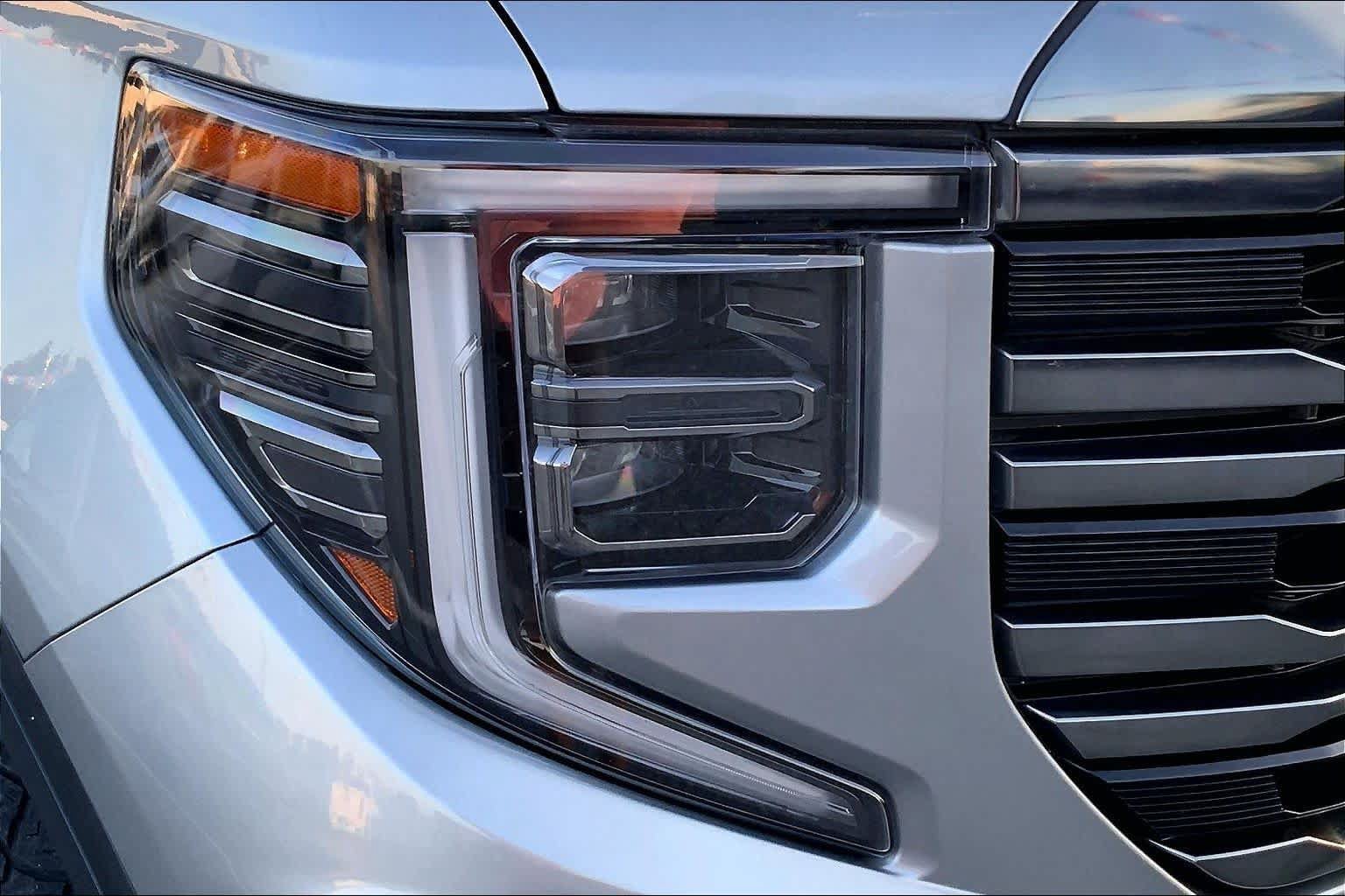 Used 2023 GMC Sierra 1500 AT4 w/ AT4 Preferred Package AWD/4WD image 26