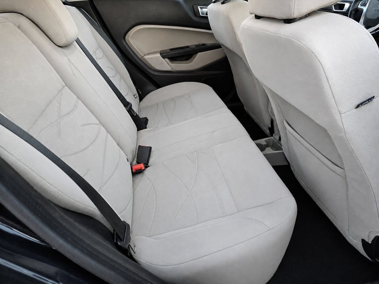 Used 2014 Ford Fiesta SE FWD image 36