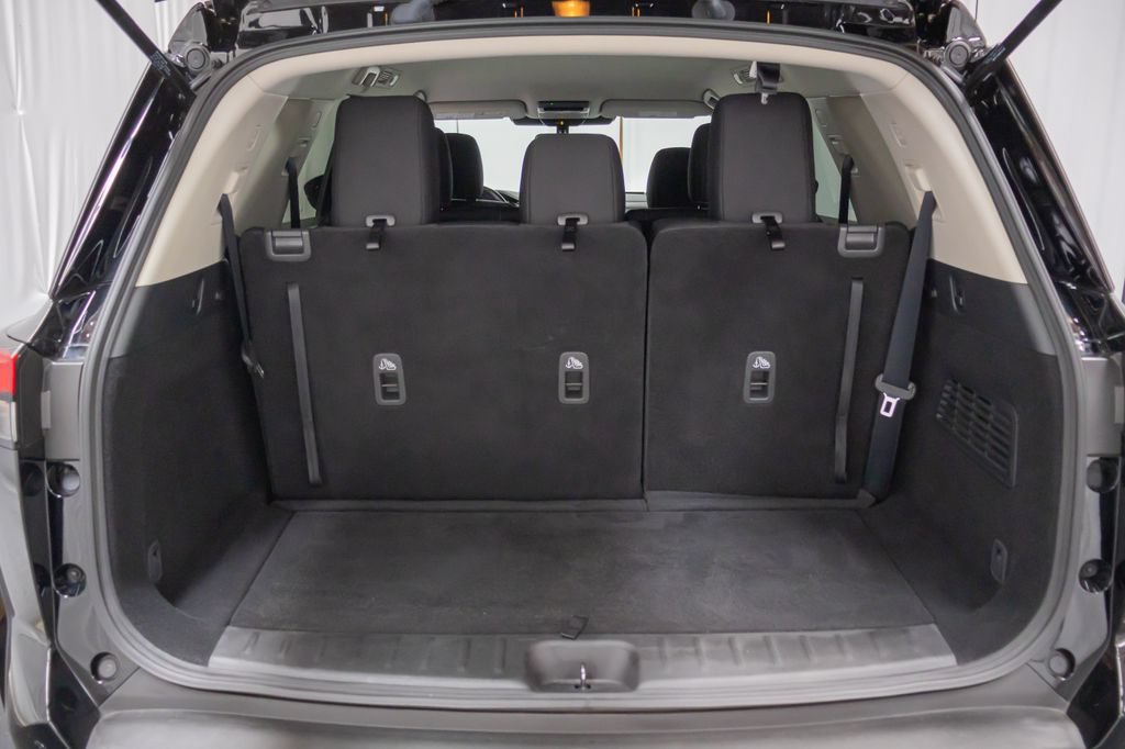 Used 2024 Nissan Pathfinder SV AWD/4WD image 13