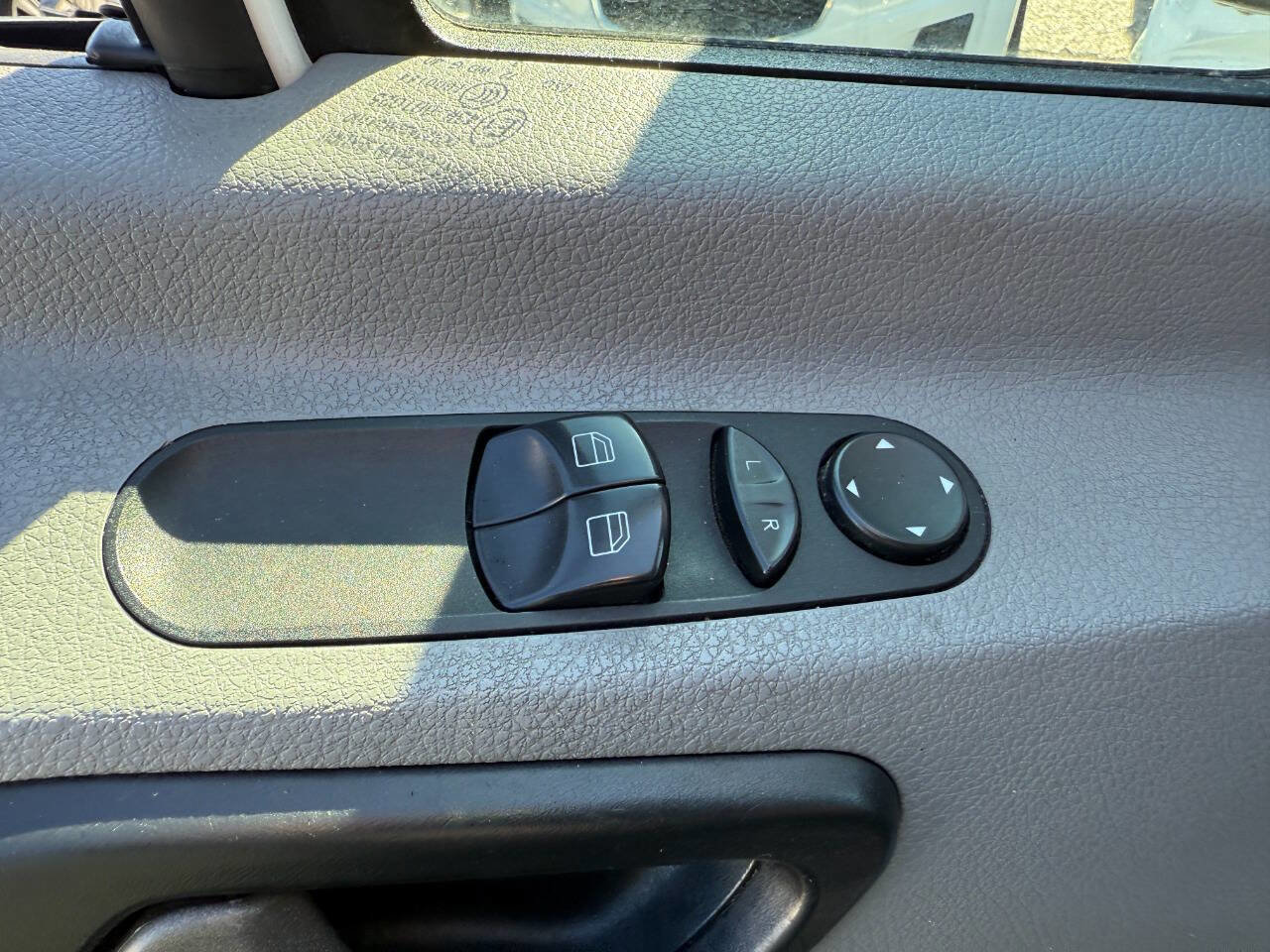 Used 2014 Freightliner Sprinter 3500 image 12