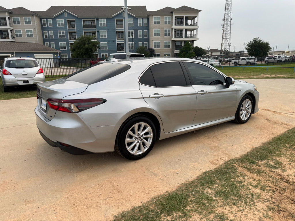 Used 2023 Toyota Camry LE FWD image 5