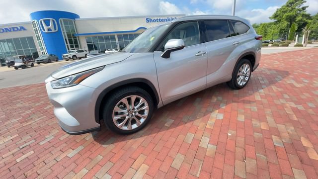 Used 2021 Toyota Highlander Limited FWD image 5