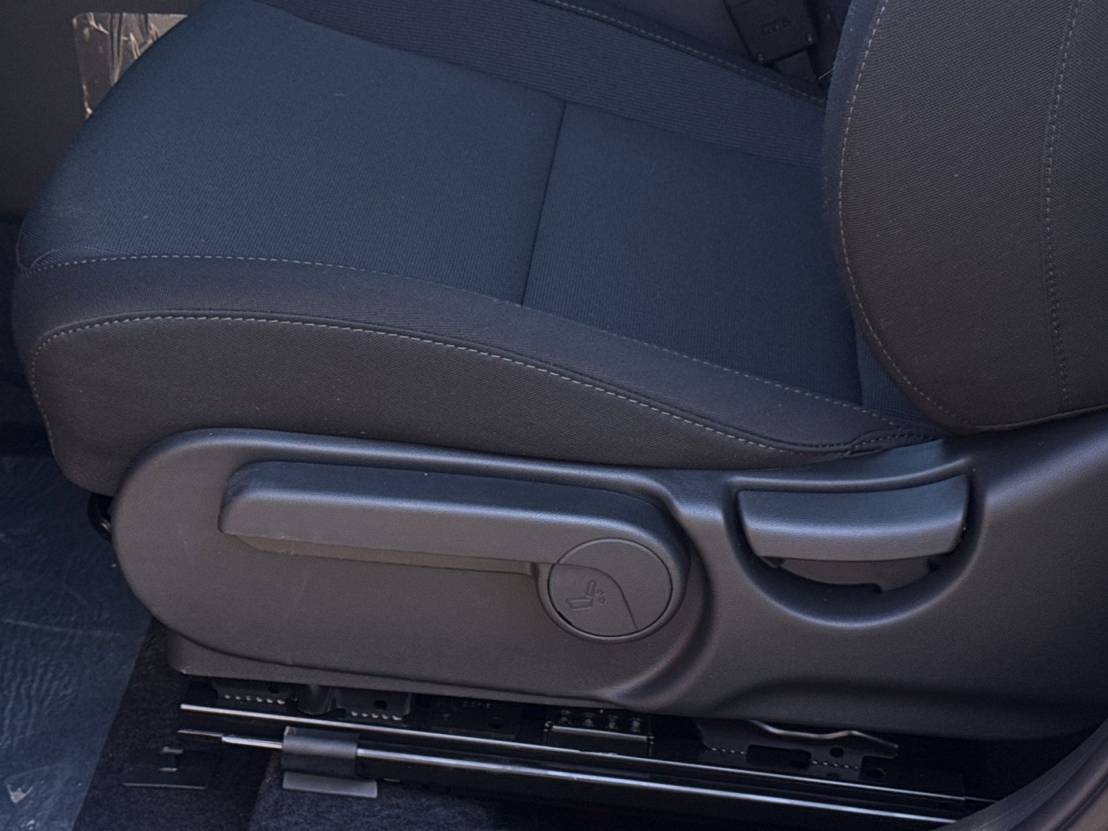 New 2026 Hyundai Kona SE image 14