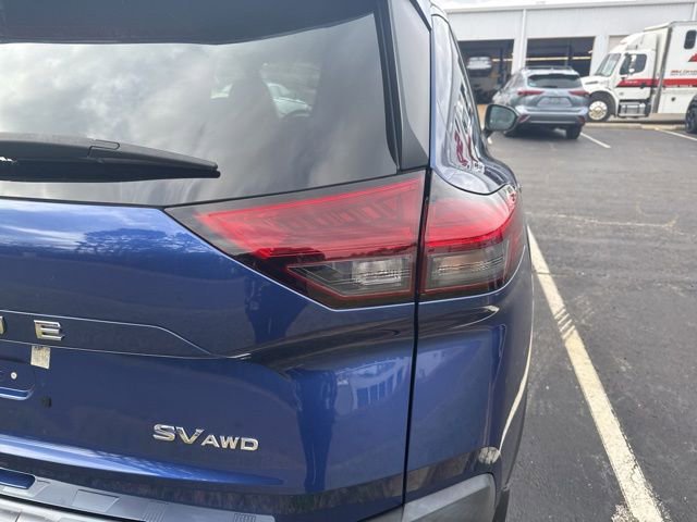 Used 2023 Nissan Rogue SV w/ SV Premium B Package image 12
