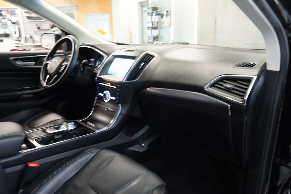Used 2019 Ford Edge Titanium w/ Cold Weather Package AWD/4WD image 37
